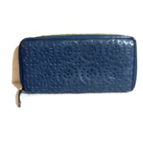 Coach vintage Blue Embossed Zip Wallet - Picture 2 of 6